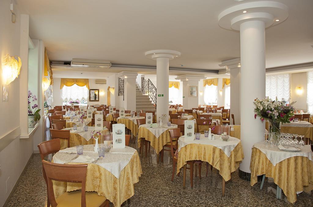 Hotel Elpiro Lido di Jesolo Dış mekan fotoğraf