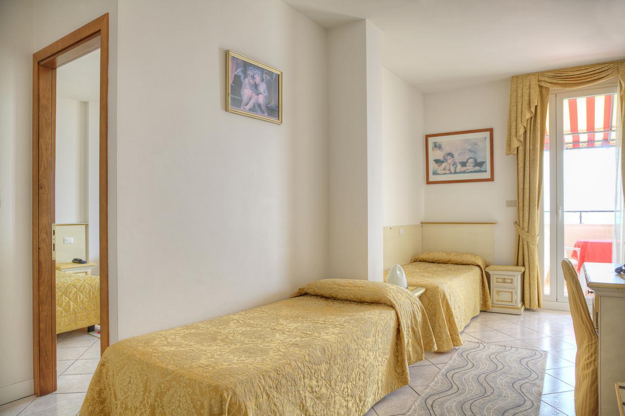 Hotel Elpiro Lido di Jesolo Dış mekan fotoğraf