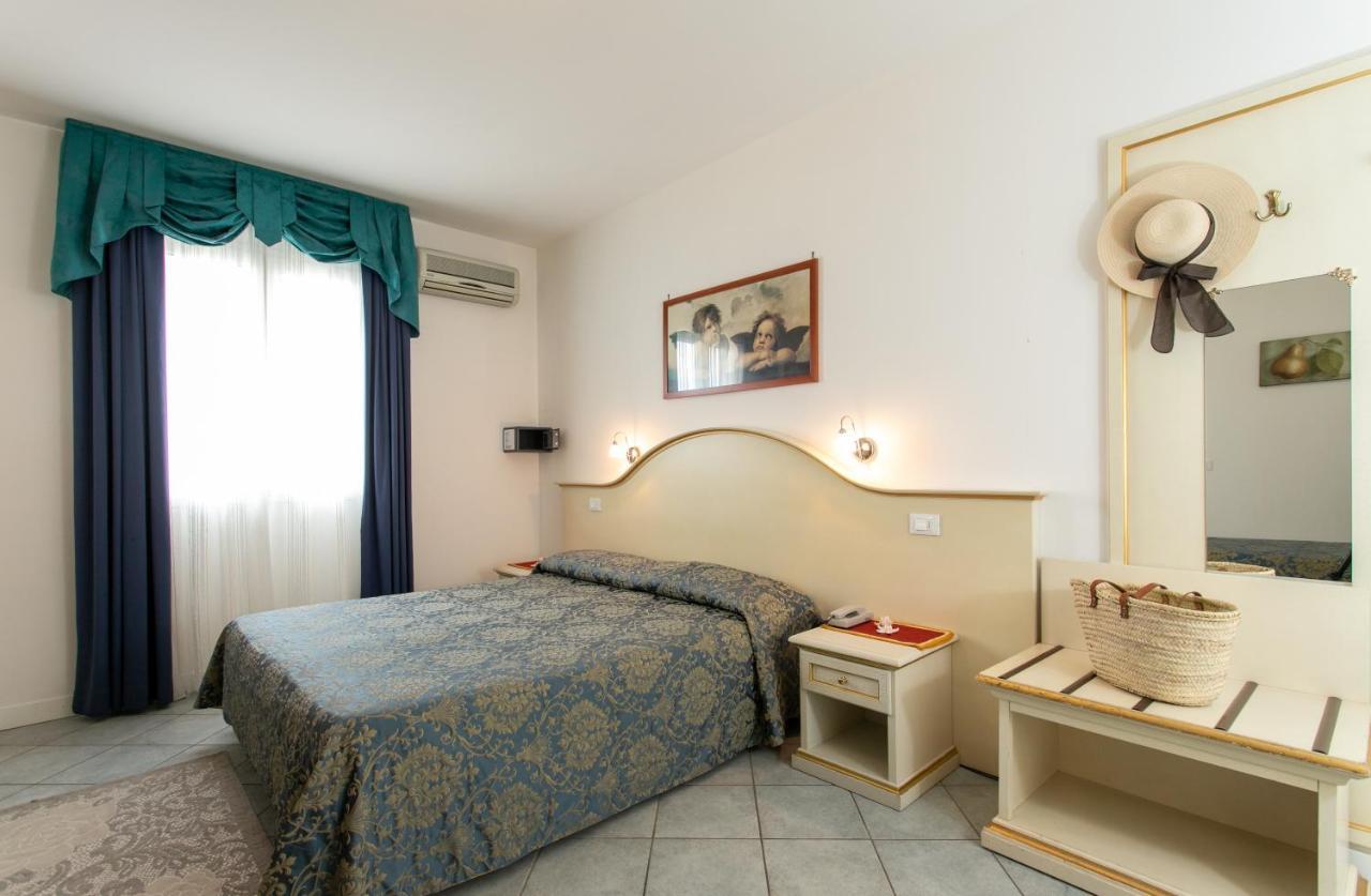 Hotel Elpiro Lido di Jesolo Dış mekan fotoğraf