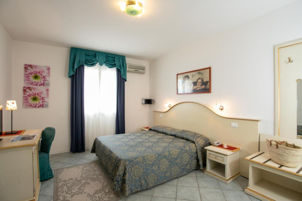 Hotel Elpiro Lido di Jesolo Dış mekan fotoğraf